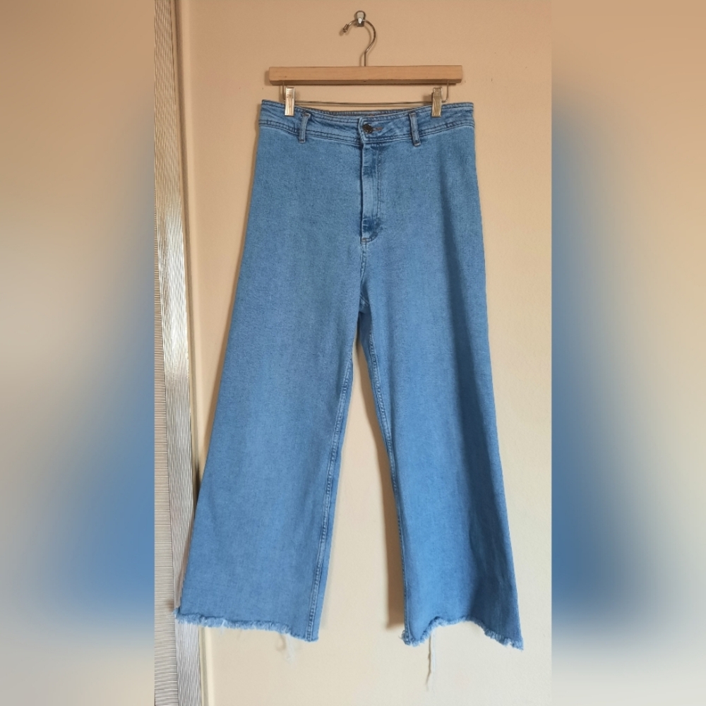 Zara Women's Blue Wide-Leg Jeans Cropped Raw Hem Chic Essentials Capsule